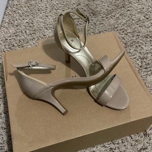 Bandolino nude heeled sandal